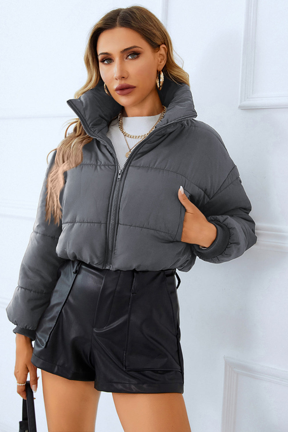Aura Stylo - Zip-Up Winter Coat with Pockets