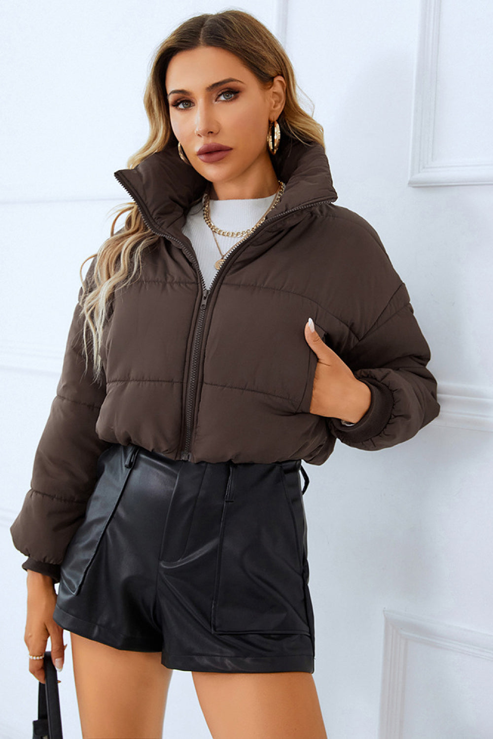 Aura Stylo - Zip-Up Winter Coat with Pockets