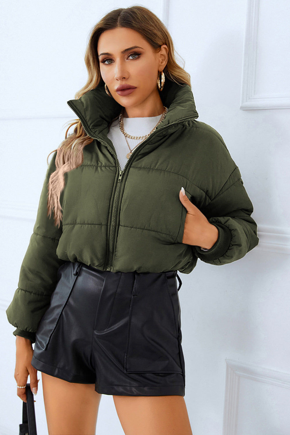 Aura Stylo - Zip-Up Winter Coat with Pockets