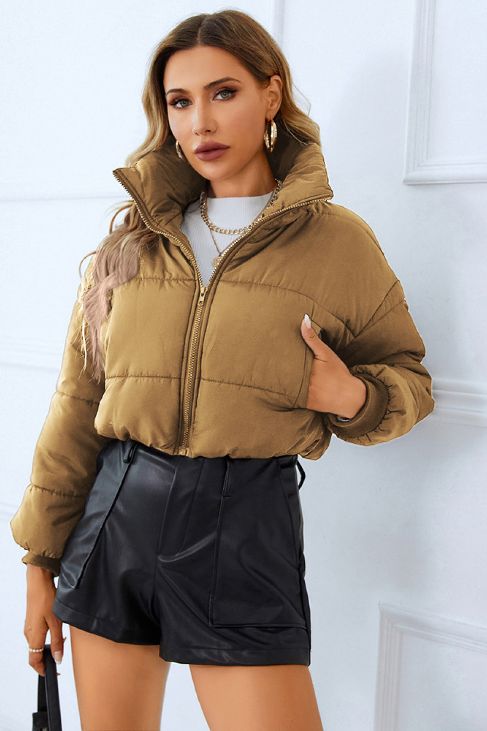 Aura Stylo - Zip-Up Winter Coat with Pockets