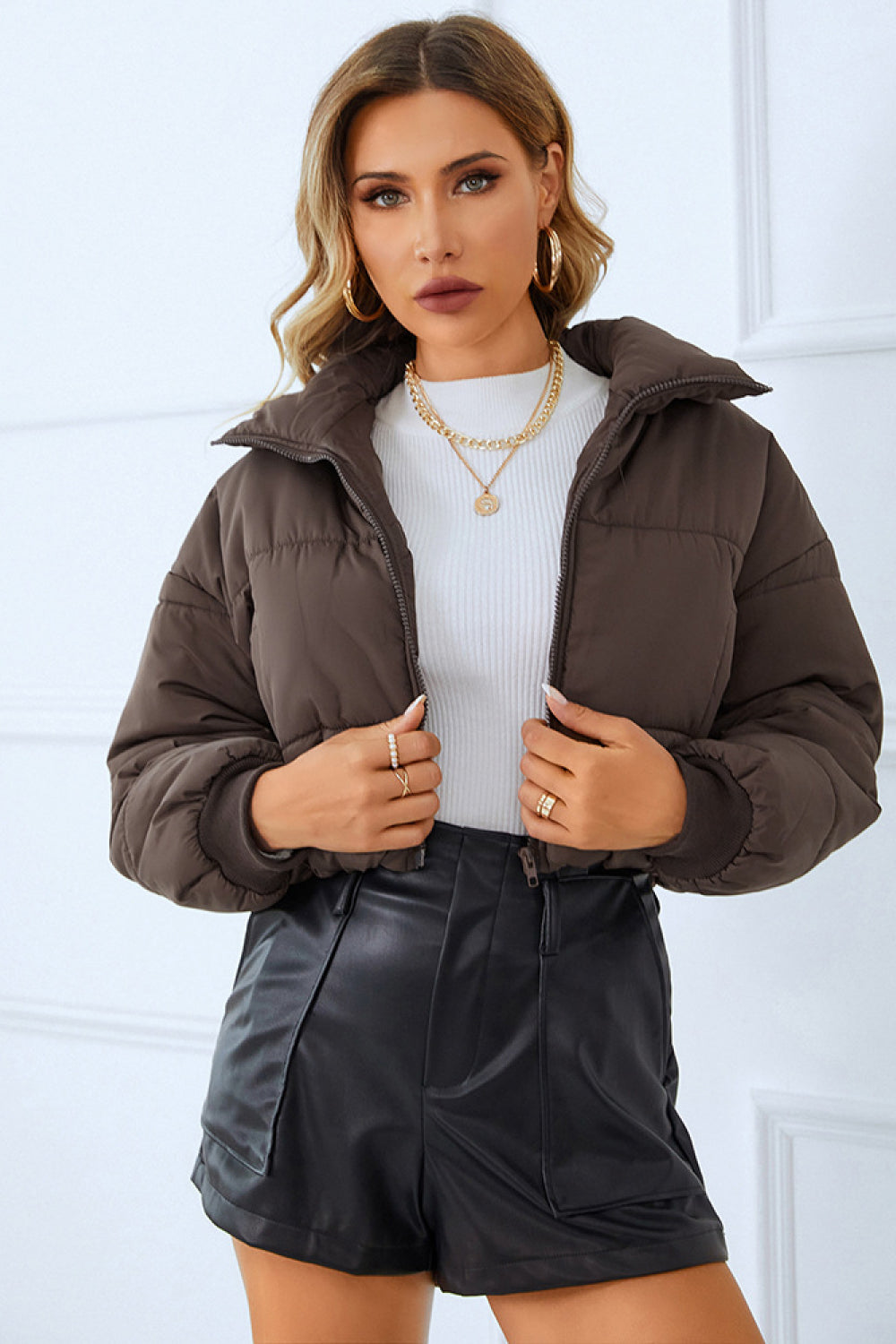 Aura Stylo - Zip-Up Winter Coat with Pockets