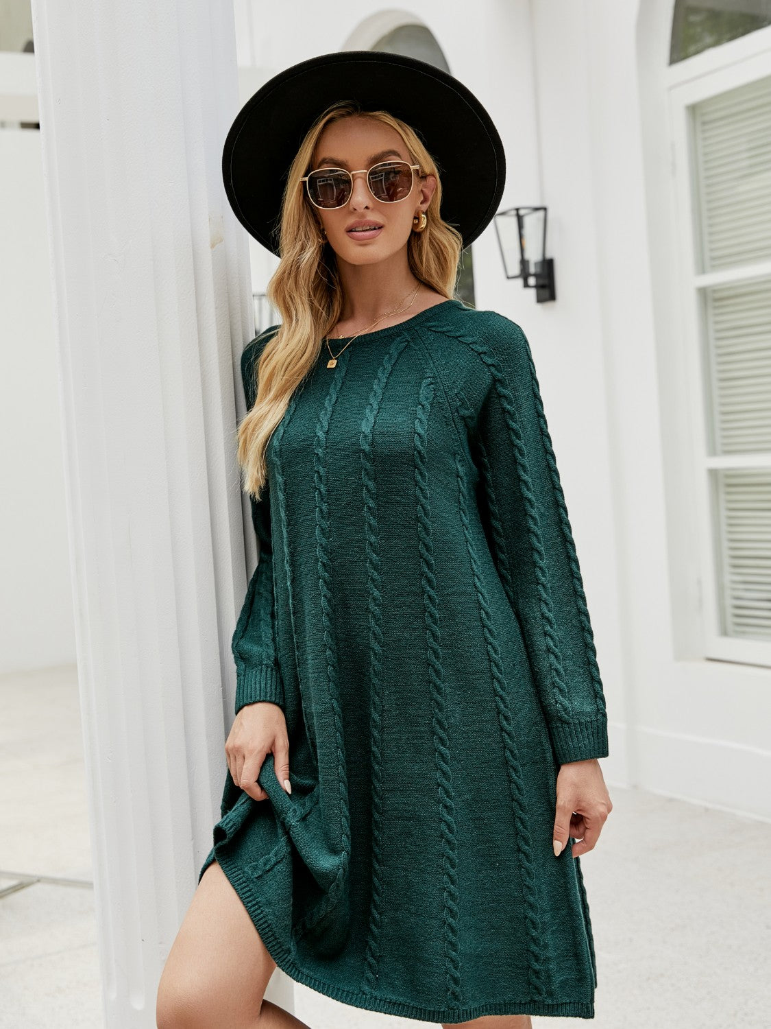 Aura Stylo - Cable-Knit Long Sleeve Sweater Dress