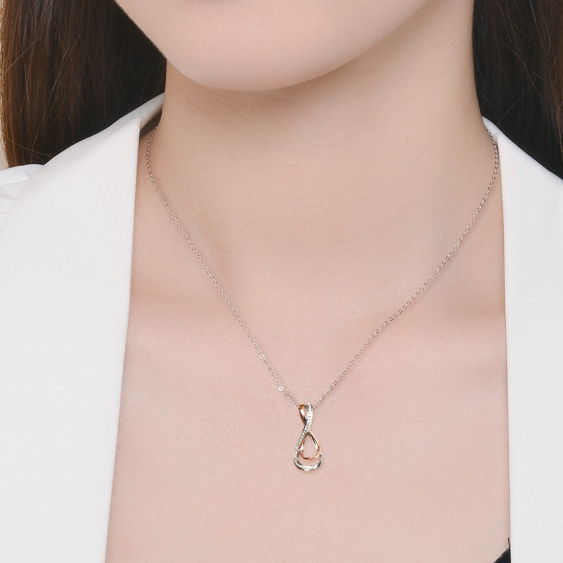 Aura Stylo - 925 Sterling Silver Inlaid Moissanite Infinity Pendant Necklace
